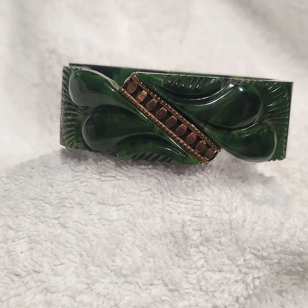 Vintage Green Marbled Bakelite Clamper Bracelet‎ Carved Art Deco Hinged Bangle